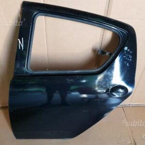 Porta posteriore sinistra Toyota Aygo 2007 5 01 9a14e513872e4f05b8cf12cfbe3a26ec
