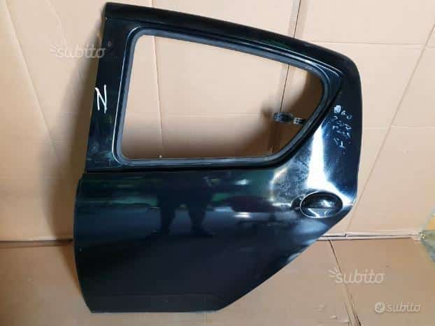Porta posteriore sinistra Toyota Aygo 2007 1 01_9a14e513872e4f05b8cf12cfbe3a26ec