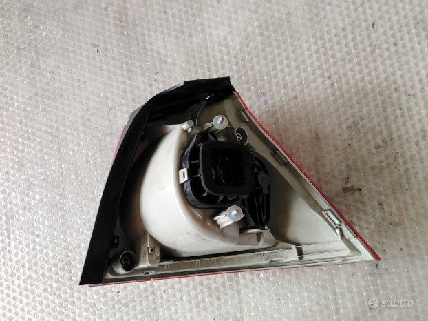 Stop esterno sinistro originale Golf 5 2 02_a848848574794080bff1aeda21be2369