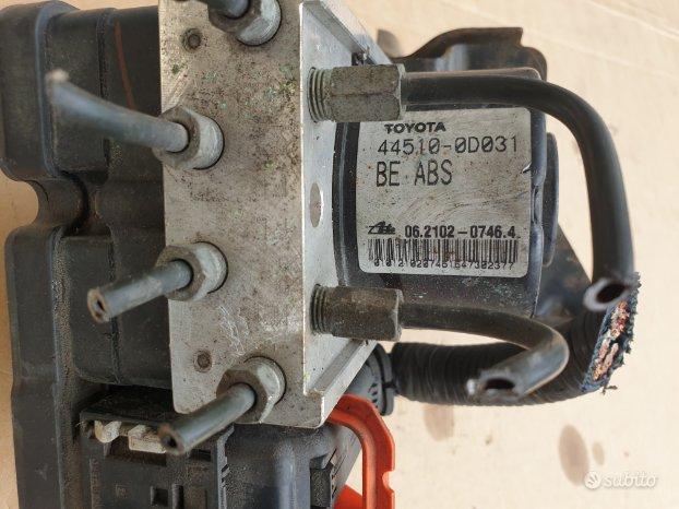 Centralina pompa ABS Toyota Yaris 2008 44510-0D031 3 02_c86ec0b53e2b4911a255c1037e10443a