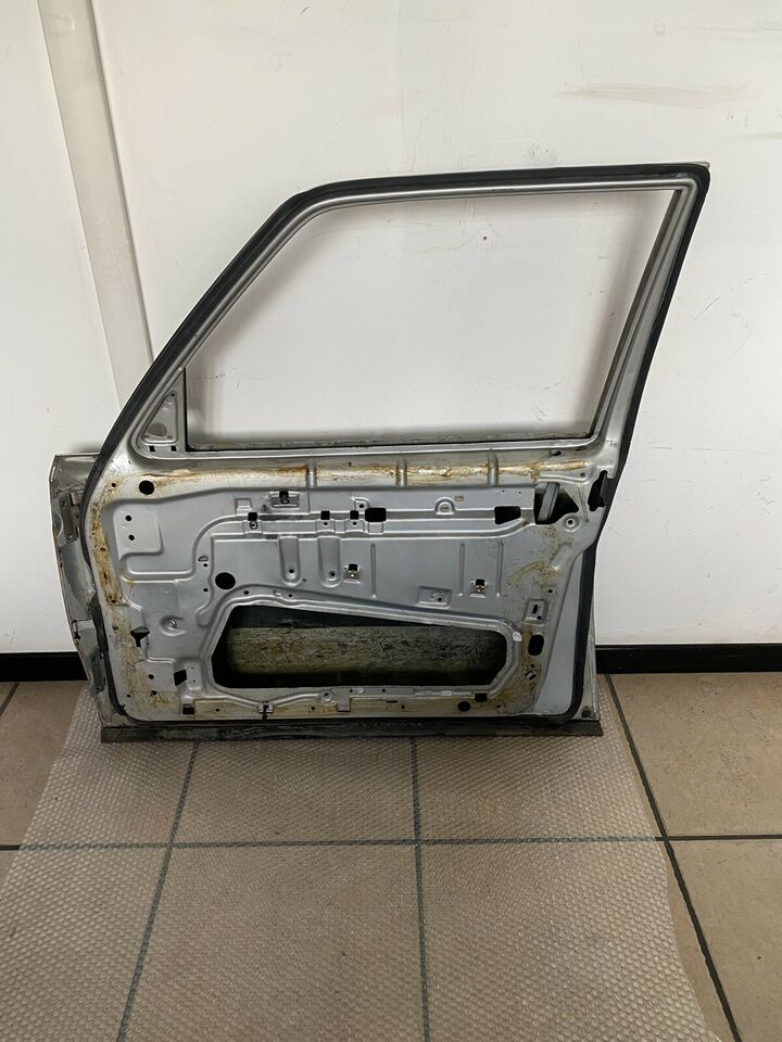Porta anteriore destra originale Mercedes 240D w123 2 $_59 (1)