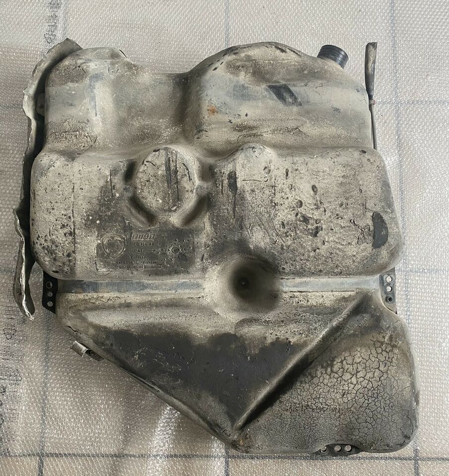 Serbatoio carburante Lancia Thema seconda serie 2 $_59 (1)