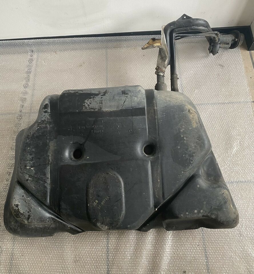 Serbatoio carburante originale Volvo 480 ES 2 $_59 (1)