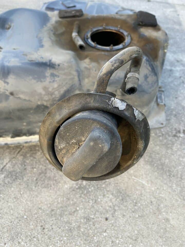 Serbatoio carburante originale BMW serie 7 E32 2 $_59 (2)