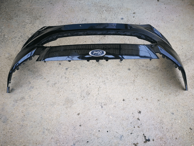 Paraurti anteriore originale Ford Focus anno 2015 4 59-3-1-2.png