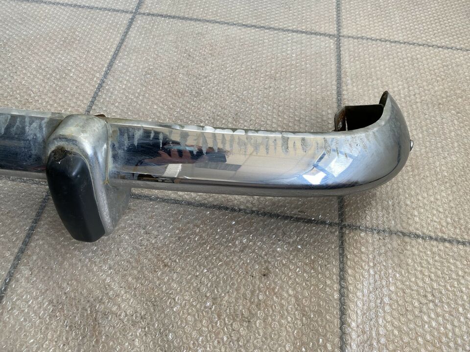 Paraurti anteriore originale Fiat 1500 4 59-3-4-3.jpg