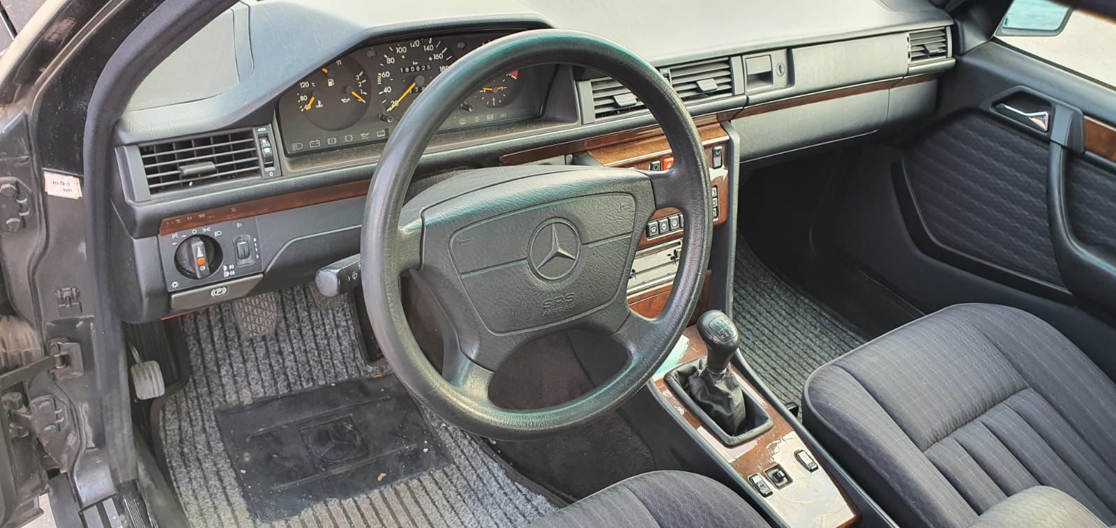 Mercedes 200E w124 per ricambi 10 WhatsApp Image 2021-09-10 at 17.57.53 (1)