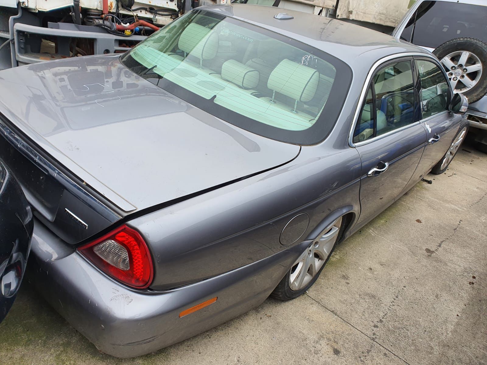 Jaguar XJ6 2.7 sovereign anno 2008 per ricambi 5 WhatsApp-Image-2022-03-21-at-18.33.31.jpeg