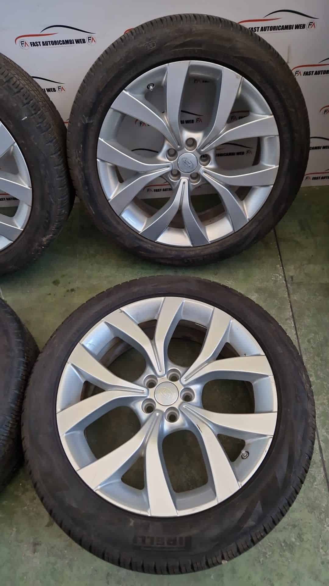 Kit di 4 cerchi in lega da 20" Land Rover Discovery td6 anno 2018 2 WhatsApp-Image-2022-07-04-at-16.48.54.jpeg