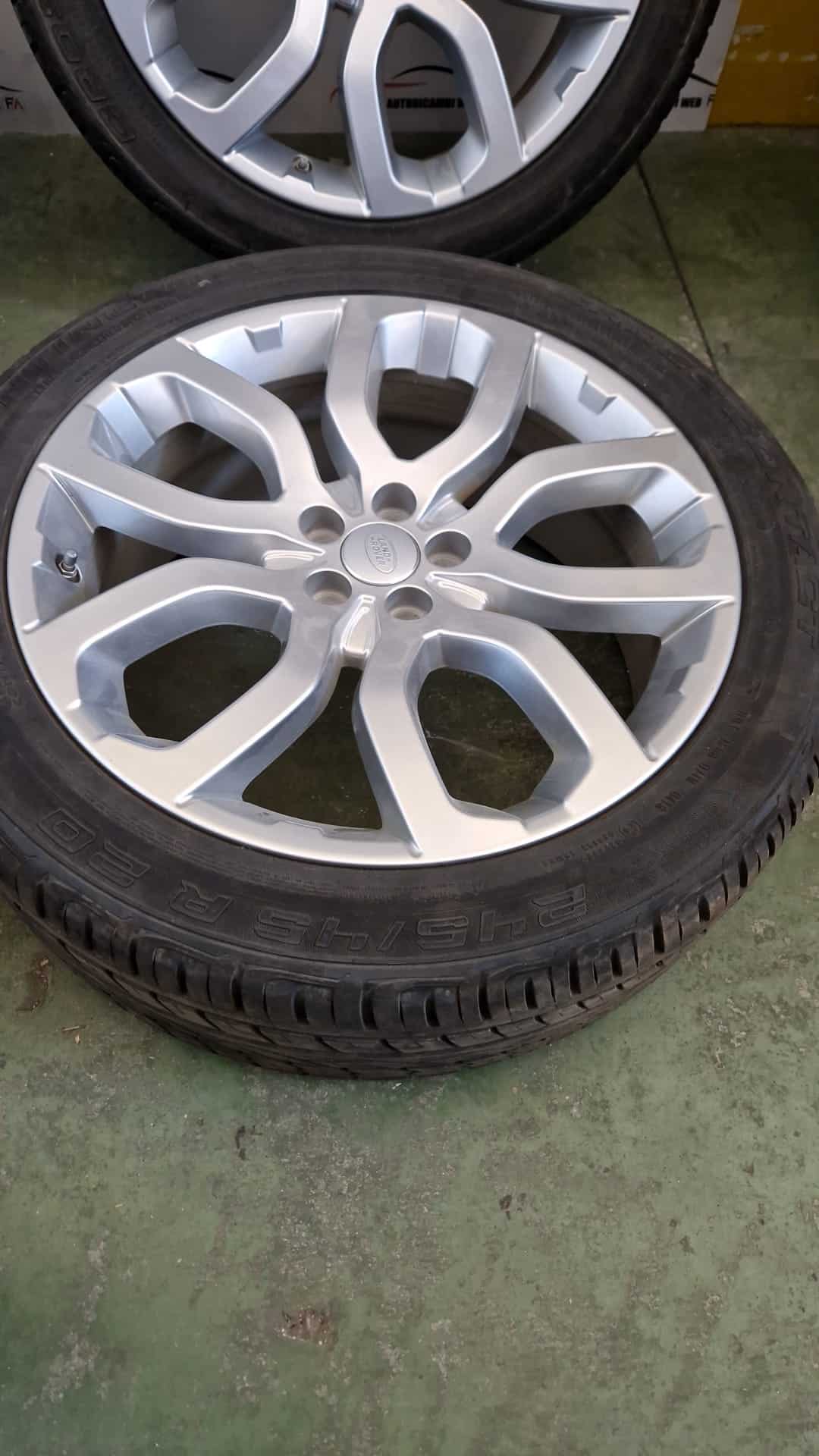 Kit di 4 cerchi in lega da 20″ Land Rover Discovery td6 anno 2018 4 WhatsApp-Image-2022-07-04-at-17.38.09.jpeg