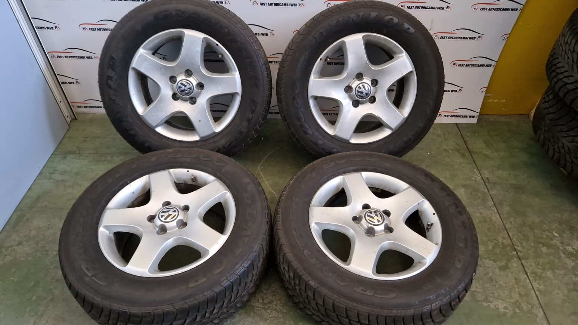 Kit di 4 cerchi in lega da 17" Volkswagwen Touareg prima serie 1 WhatsApp-Image-2022-07-04-at-18.15.49.jpeg