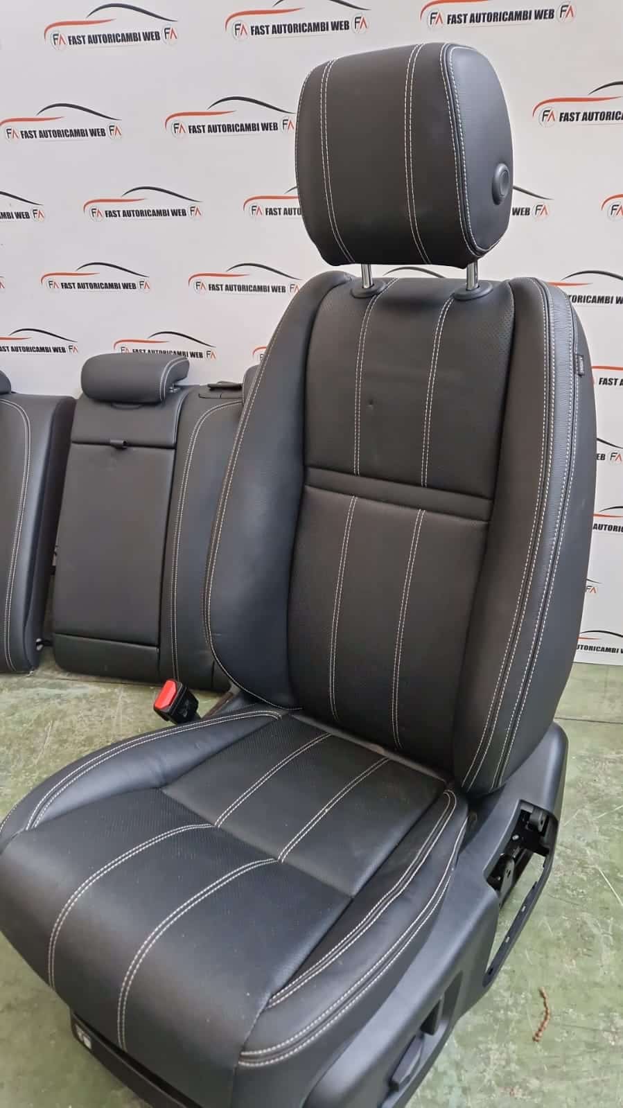 Kit sedili in pelle elettrici Land Rover Velar L560 2018 3 WhatsApp-Image-2022-07-08-at-16.02.50.jpeg