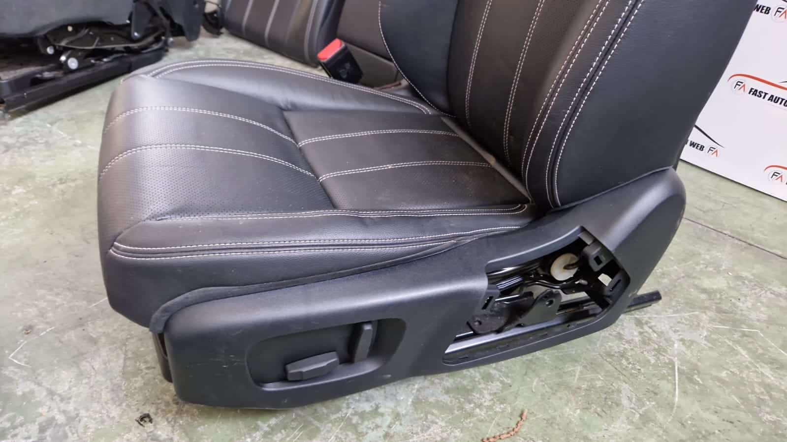 Kit sedili in pelle elettrici Land Rover Velar L560 2018 4 WhatsApp-Image-2022-07-08-at-16.02.57.jpeg