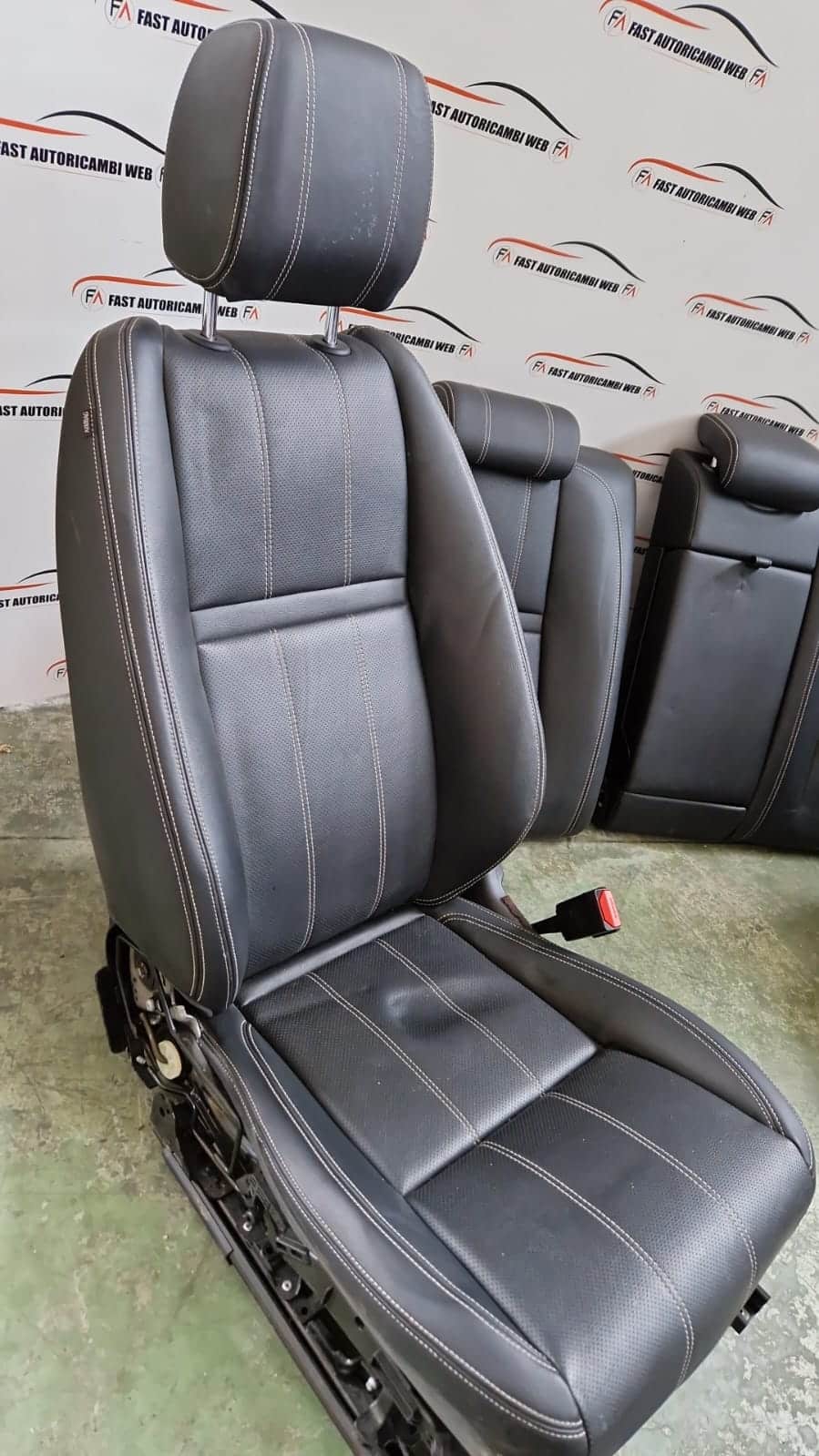 Kit sedili in pelle elettrici Land Rover Velar L560 2018 5 WhatsApp-Image-2022-07-08-at-16.03.07.jpeg