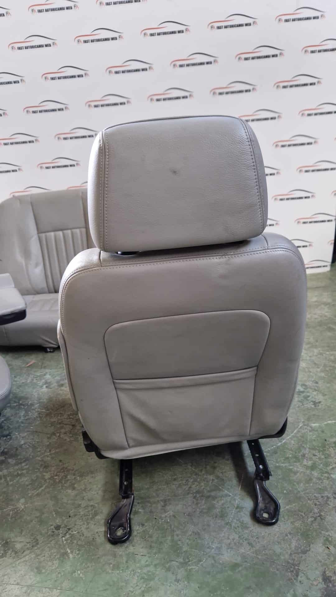 Kit sedili e pannelli in pelle Mitsubishi L200 anno 2007 10 WhatsApp-Image-2022-07-08-at-16.48.51.jpeg