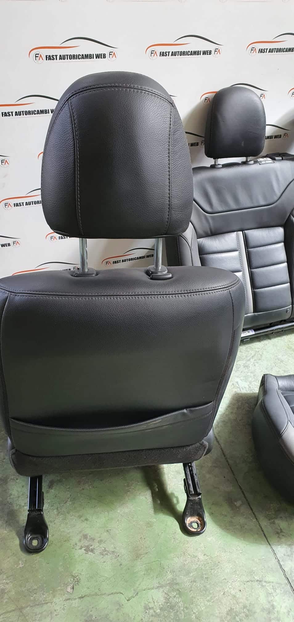 kit sedili / tappezzeria in pelle Mitsubishi L200 anno 2016 9 WhatsApp-Image-2022-07-08-at-17.20.39-2.jpeg