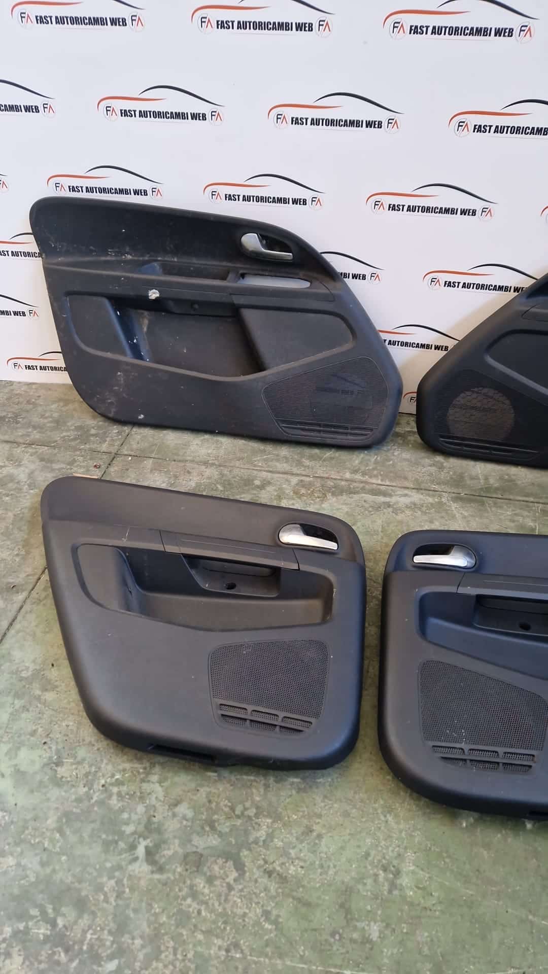 Kit sedili e pannelli in tessuto Volkswagen UP 2013 10 WhatsApp-Image-2022-07-08-at-17.52.06.jpeg