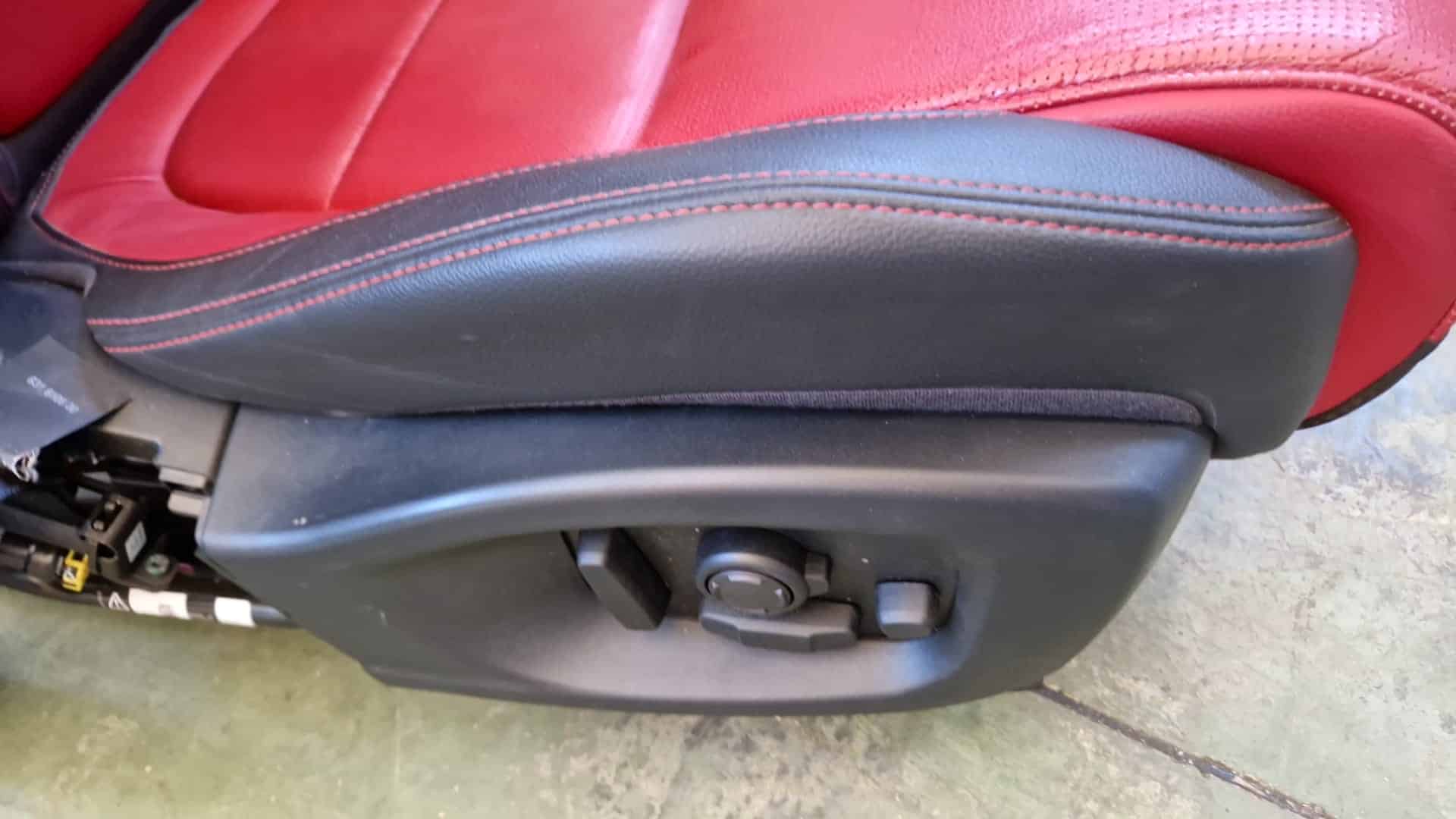 Kit Sedili tappezzeria in pelle bicolore Jaguar F-pace x761 2019 3 WhatsApp-Image-2022-07-13-at-16.00.24.jpeg