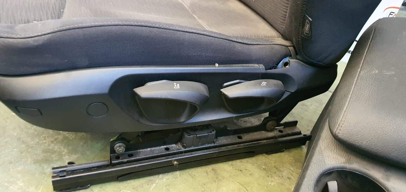 Kit sedili / tappezzeria e interni in stoffa BMW X1 E84 7 WhatsApp-Image-2022-07-13-at-18.43.41.jpeg