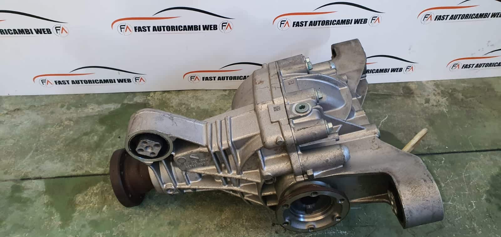 Differenziale posteriore Volkswagen Audi Porsche 4460310018 2 WhatsApp-Image-2022-07-14-at-16.41.02-1.jpeg