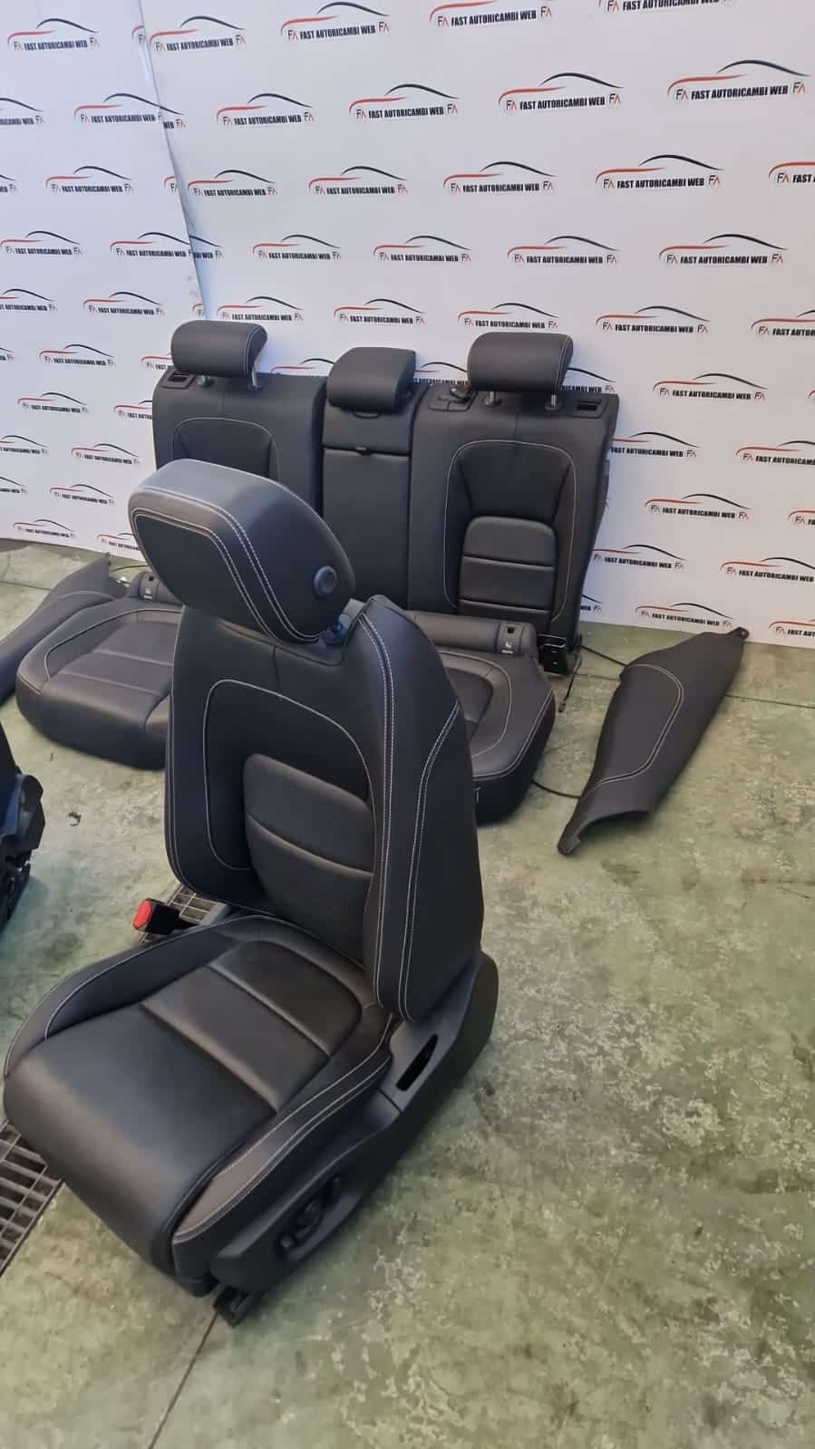 Kit sedili tappezzeria pelle Jaguar F-pace (x761) 2017 3 WhatsApp-Image-2022-07-19-at-18.23.33.jpeg