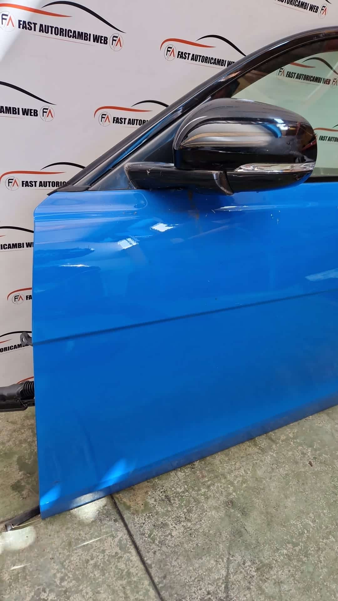 Porta portiera anteriore sinistra originale Jaguar XE 2020 2 WhatsApp-Image-2022-07-20-at-10.50.35.jpeg