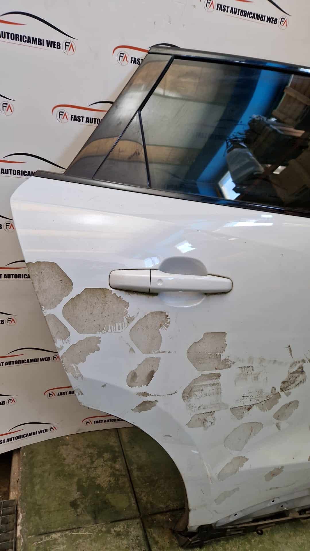 Porta portiera posteriore destro Jaguar F-Pace 2016 2 WhatsApp-Image-2022-07-20-at-11.32.18.jpeg