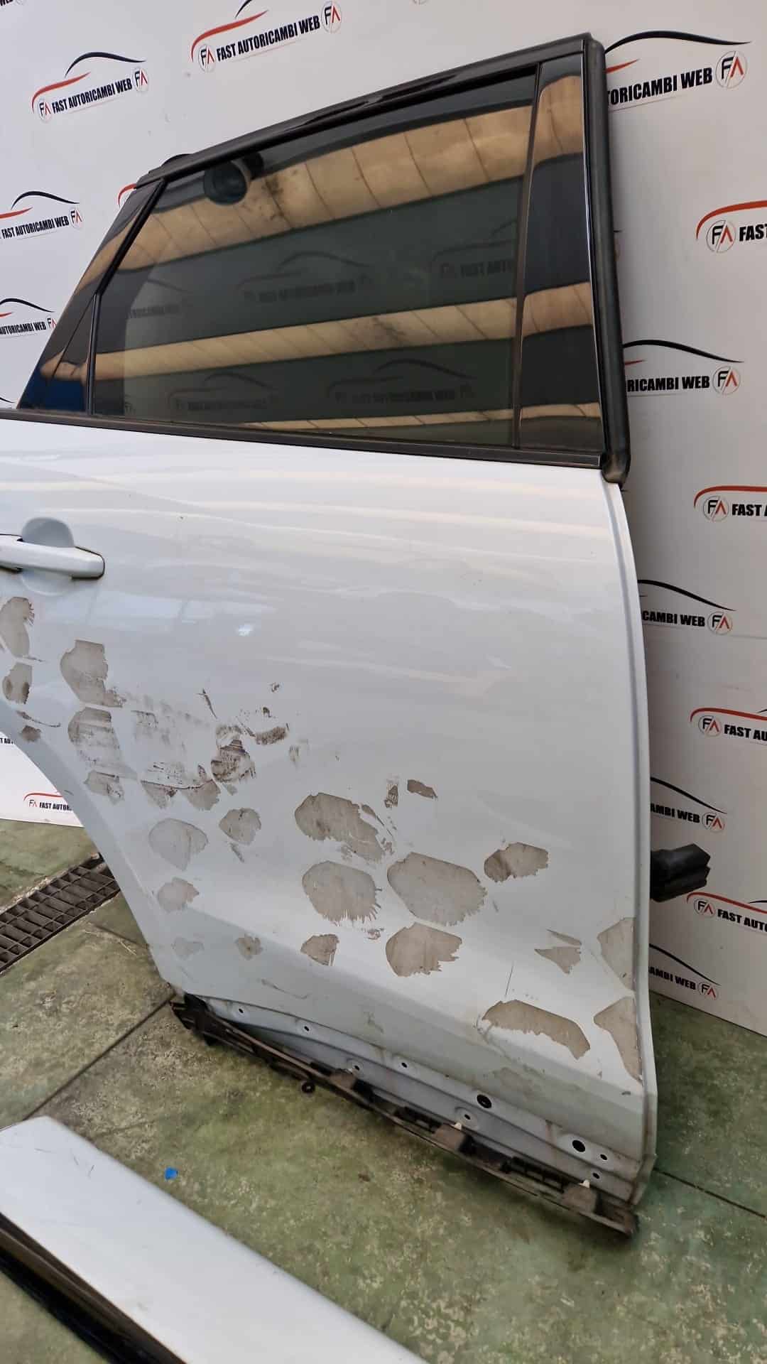 Porta portiera posteriore destro Jaguar F-Pace 2016 3 WhatsApp-Image-2022-07-20-at-11.32.25.jpeg