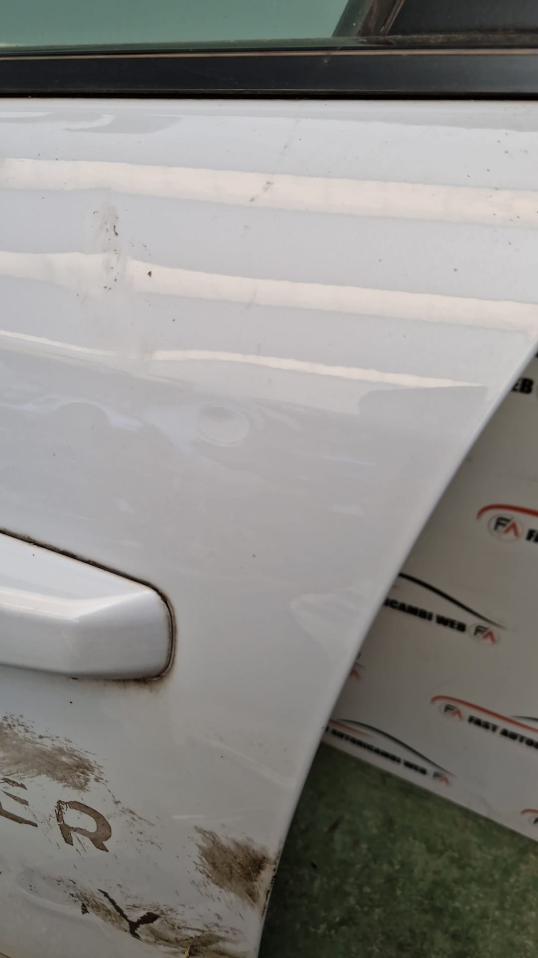 Porta portiera anteriore sinistra Jaguar F-Pace 2016 3 WhatsApp-Image-2022-07-20-at-12.17.14.jpeg