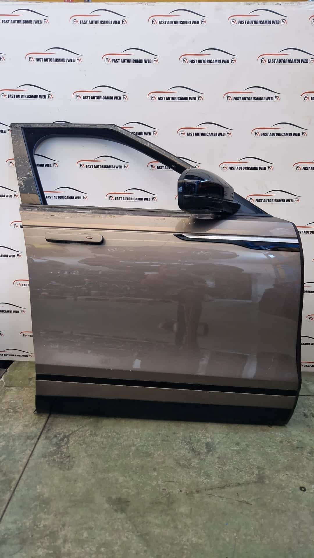 Porta portiera anteriore destra Land Rover Range Rover Velar 2018 1 WhatsApp-Image-2022-07-21-at-16.25.59.jpeg