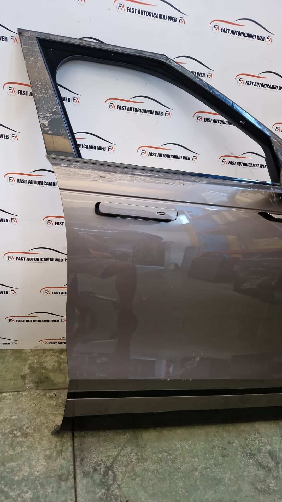 Porta portiera anteriore destra Land Rover Range Rover Velar 2018 2 WhatsApp-Image-2022-07-21-at-16.26.08.jpeg