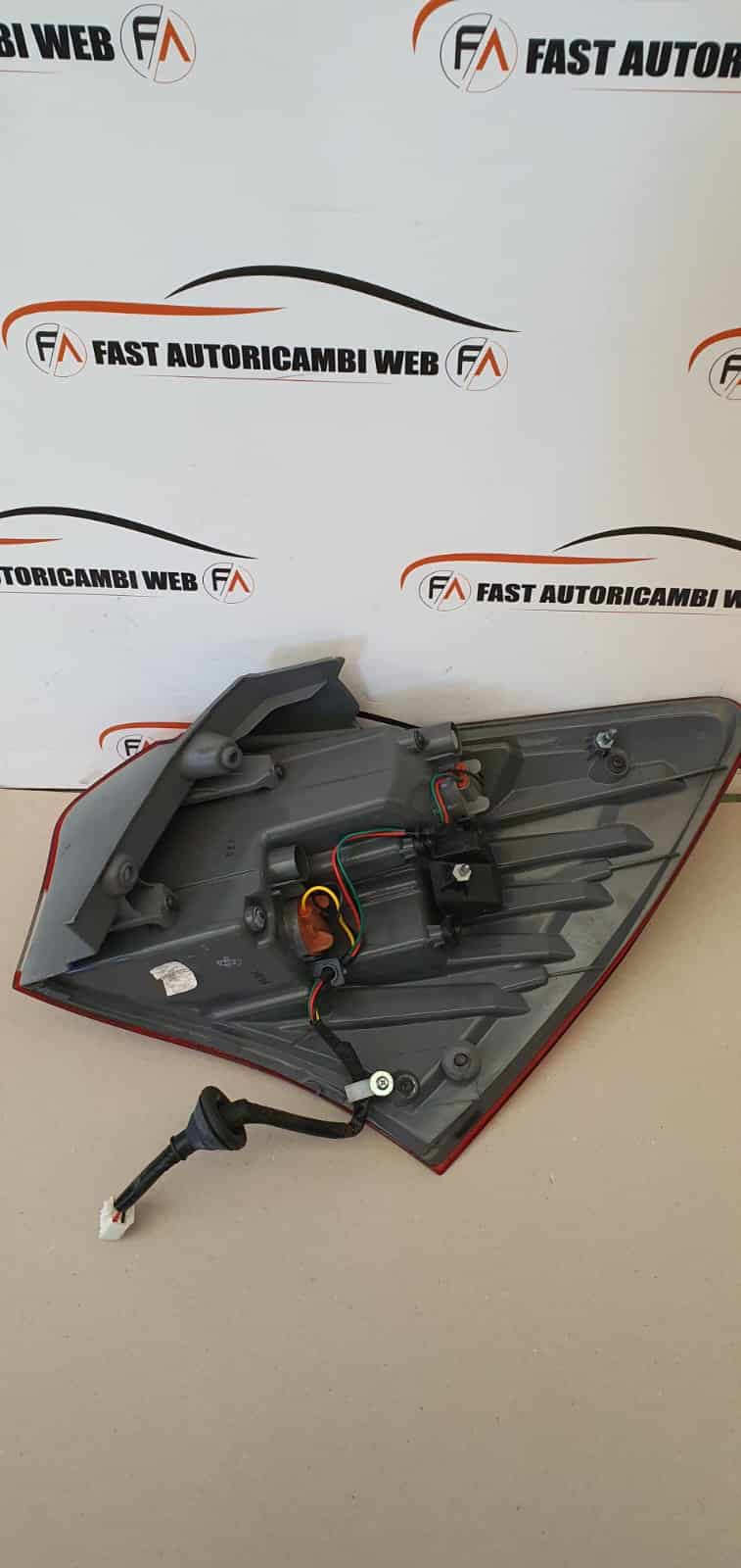 Fanale stop posteriore sinistro Hyundai ix20 924011K0 2 WhatsApp-Image-2022-07-22-at-09.58.51.jpeg