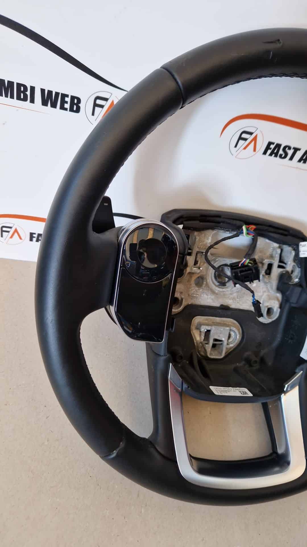 Volante sterzo in pelle nero Land Rover Discovery K8D23F563FB8PVJ 2 WhatsApp-Image-2022-07-22-at-16.19.13.jpeg