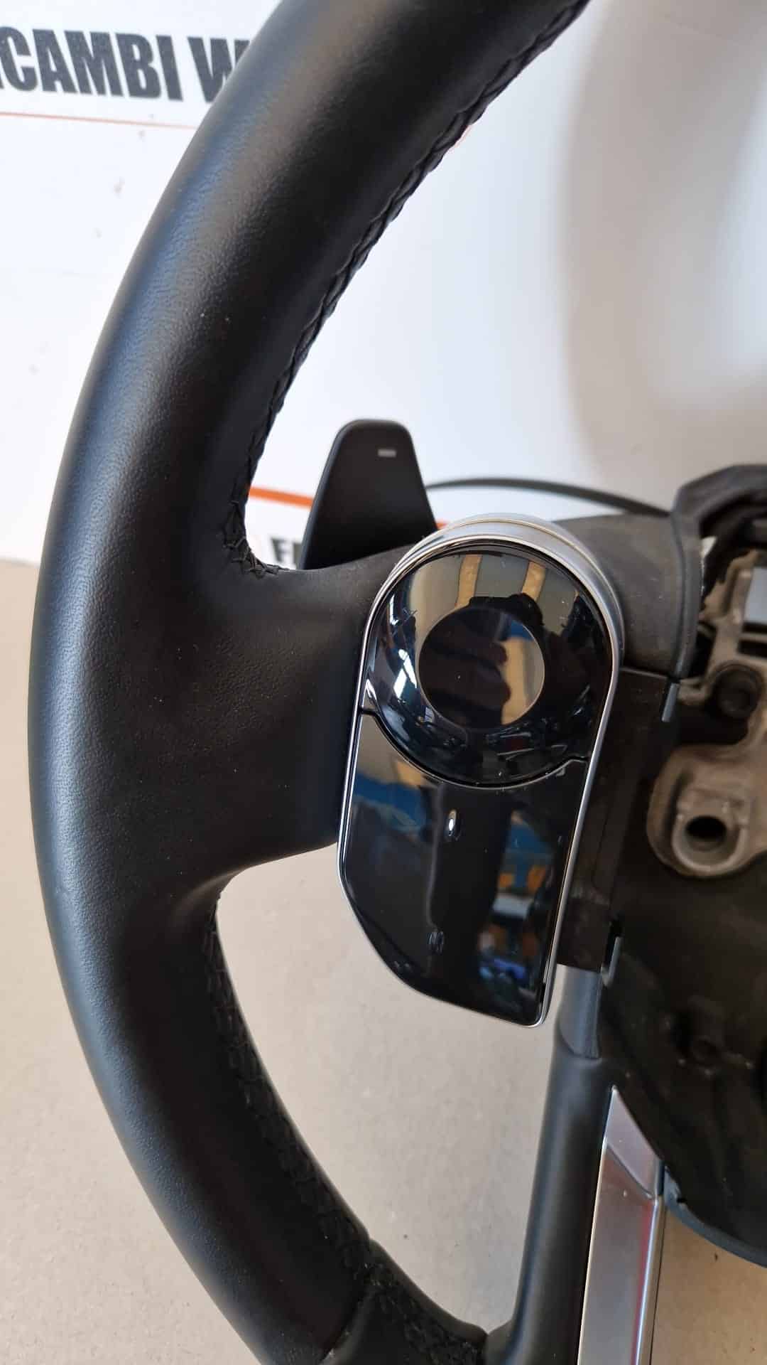 Volante sterzo in pelle nero Land Rover Discovery K8D23F563FB8PVJ 4 WhatsApp-Image-2022-07-22-at-16.19.38.jpeg