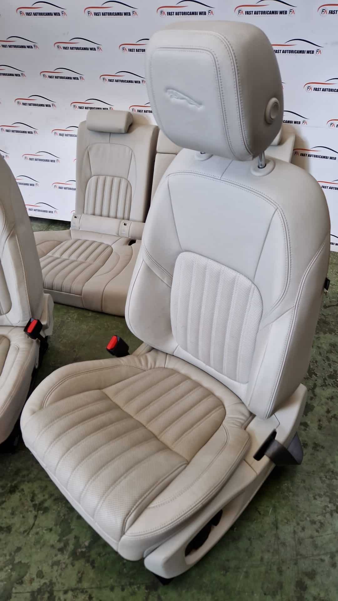 Kit sedili tappezzeria in pelle bianca Jaguar XF X260 2016 5 WhatsApp-Image-2022-07-27-at-17.07.16.jpeg