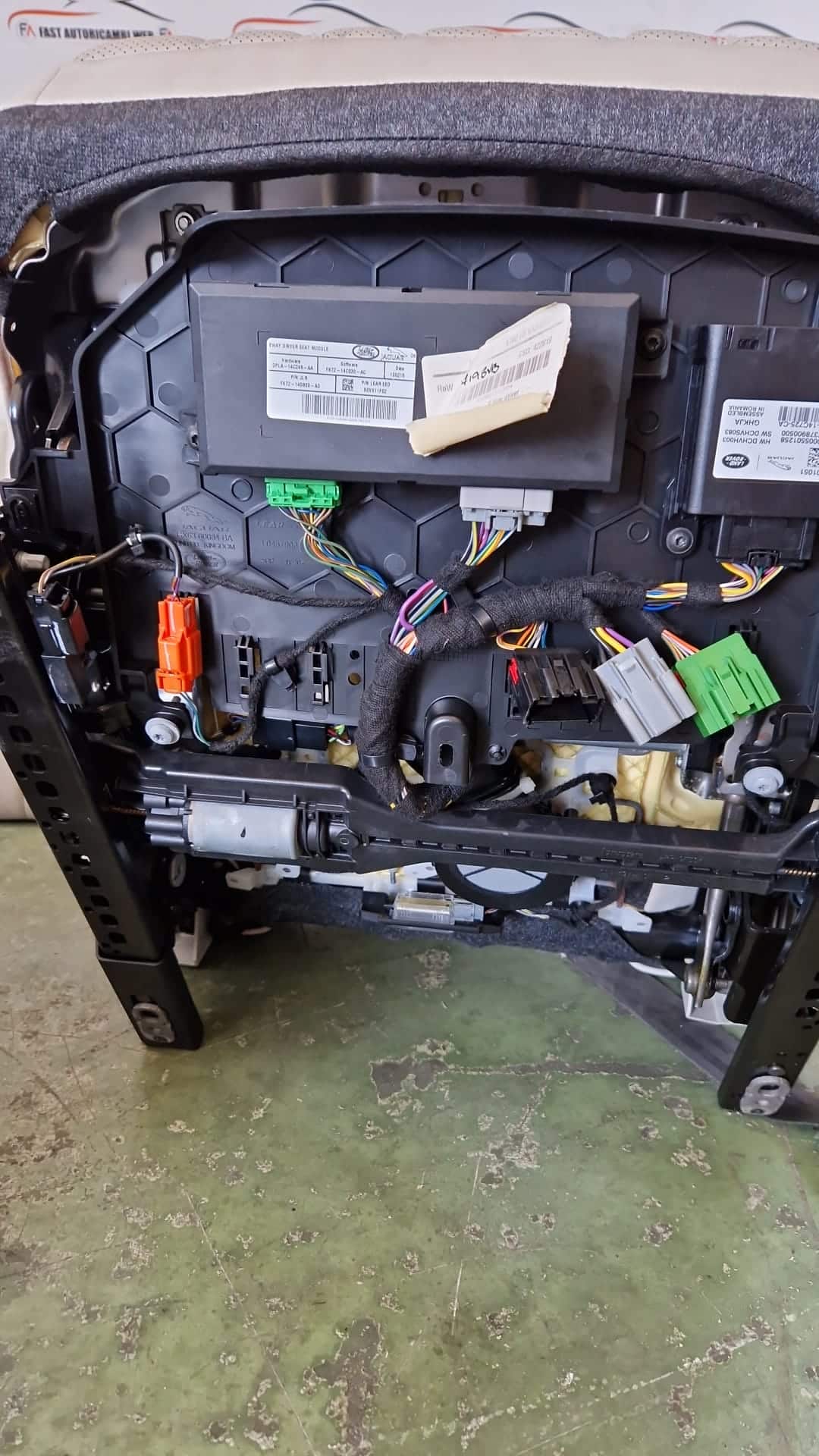 Kit sedili tappezzeria in pelle bianca Jaguar XF X260 2016 10 WhatsApp-Image-2022-07-27-at-17.09.00.jpeg