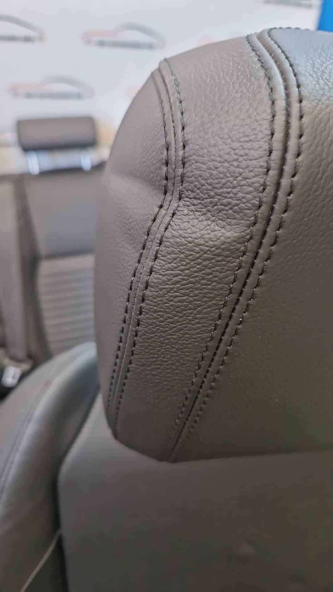 Kit sedili tappezzeria in pelle nera Land Rover Discovery L550 10 WhatsApp-Image-2022-07-28-at-09.44.51.jpeg