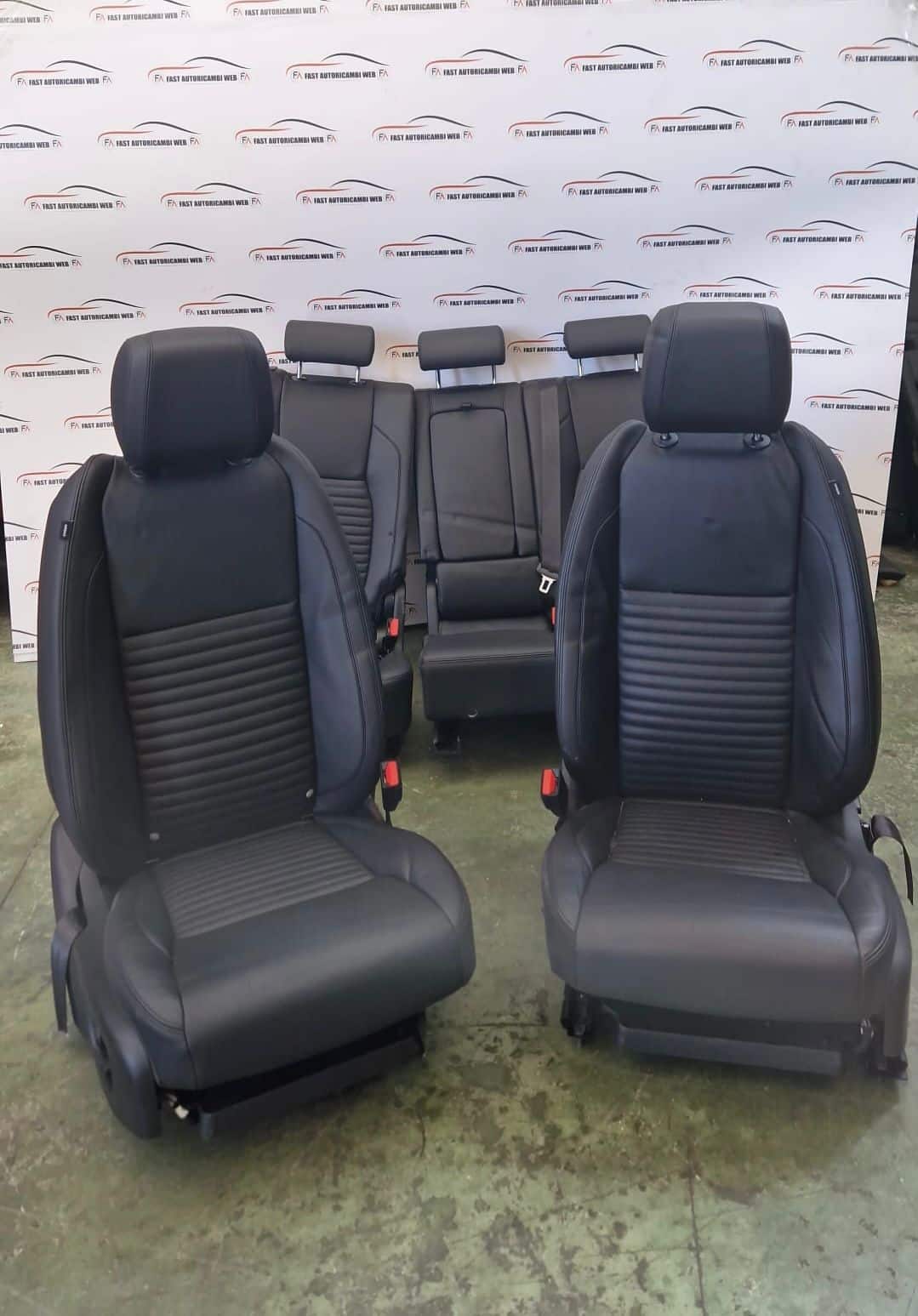 Kit sedili tappezzeria in pelle nera Land Rover Discovery L550 1 WhatsApp-Image-2022-07-28-at-16.56.21.jpeg