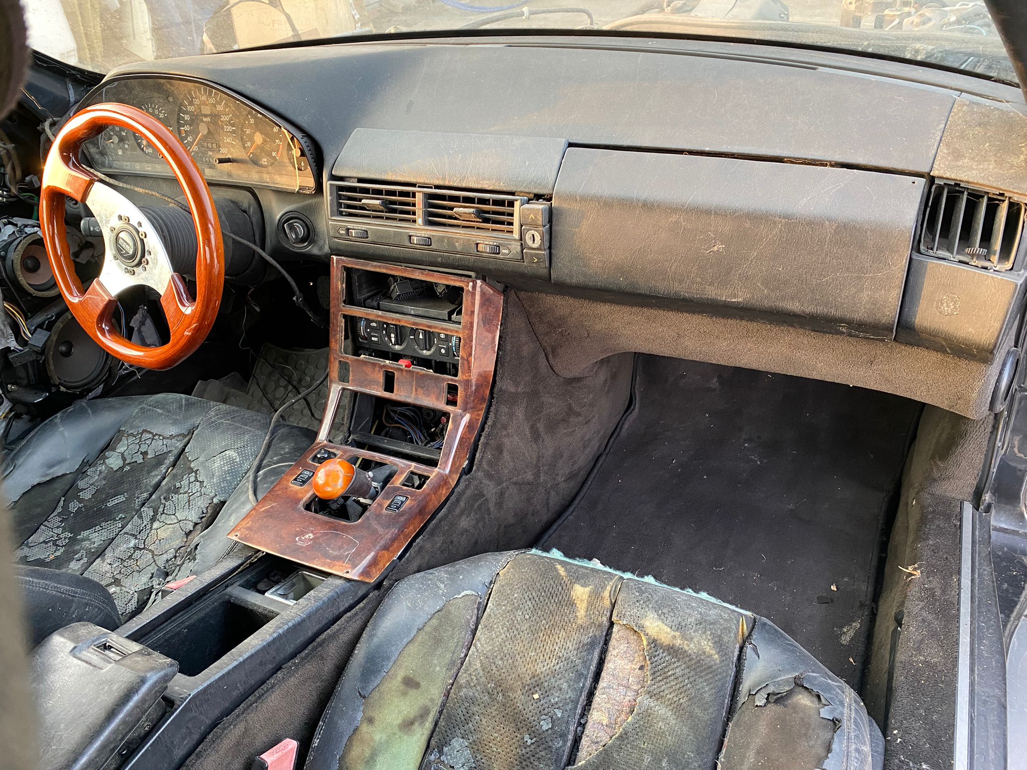 Mercedes SL R129 3.0 24 valvole 104981 nera per ricambi 2 WhatsApp-Image-2023-02-24-at-18.09.51.jpeg