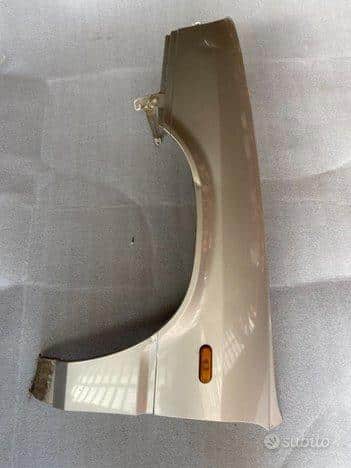 Parafango anteriore sinistro Alfa Romeo 33 6 01 8b78fb89637d4e56aae8432adff7a04e