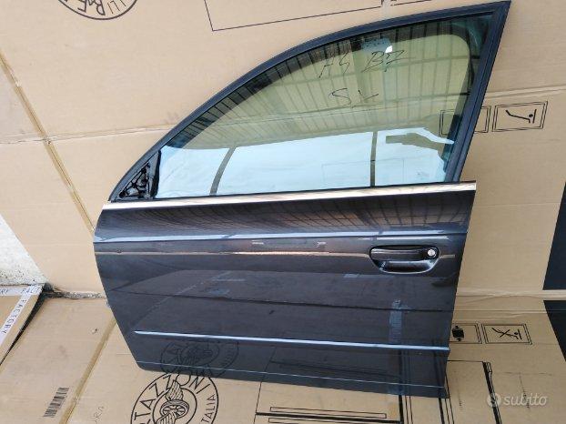 Porta anteriore sinistra Audi A4 B7 2 04_ed2d8da93bce4b5eb357521a799af21b