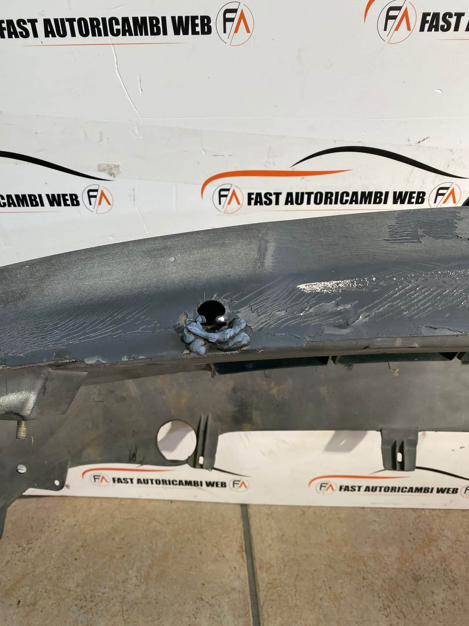 Paraurti anteriore Opel Astra F cabrio 1993 90380322 6 WhatsApp Image 2023-09-07 at 16.58.00