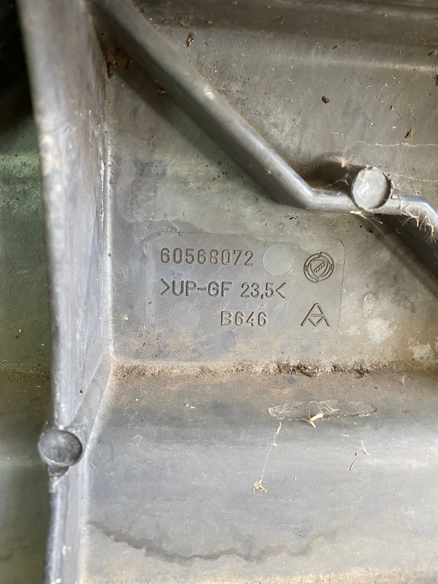 Paraurti posteriore Alfa Romeo 164 seconda serie 60568072 8 WhatsApp Image 2023-09-07 at 16.58.22 (1)