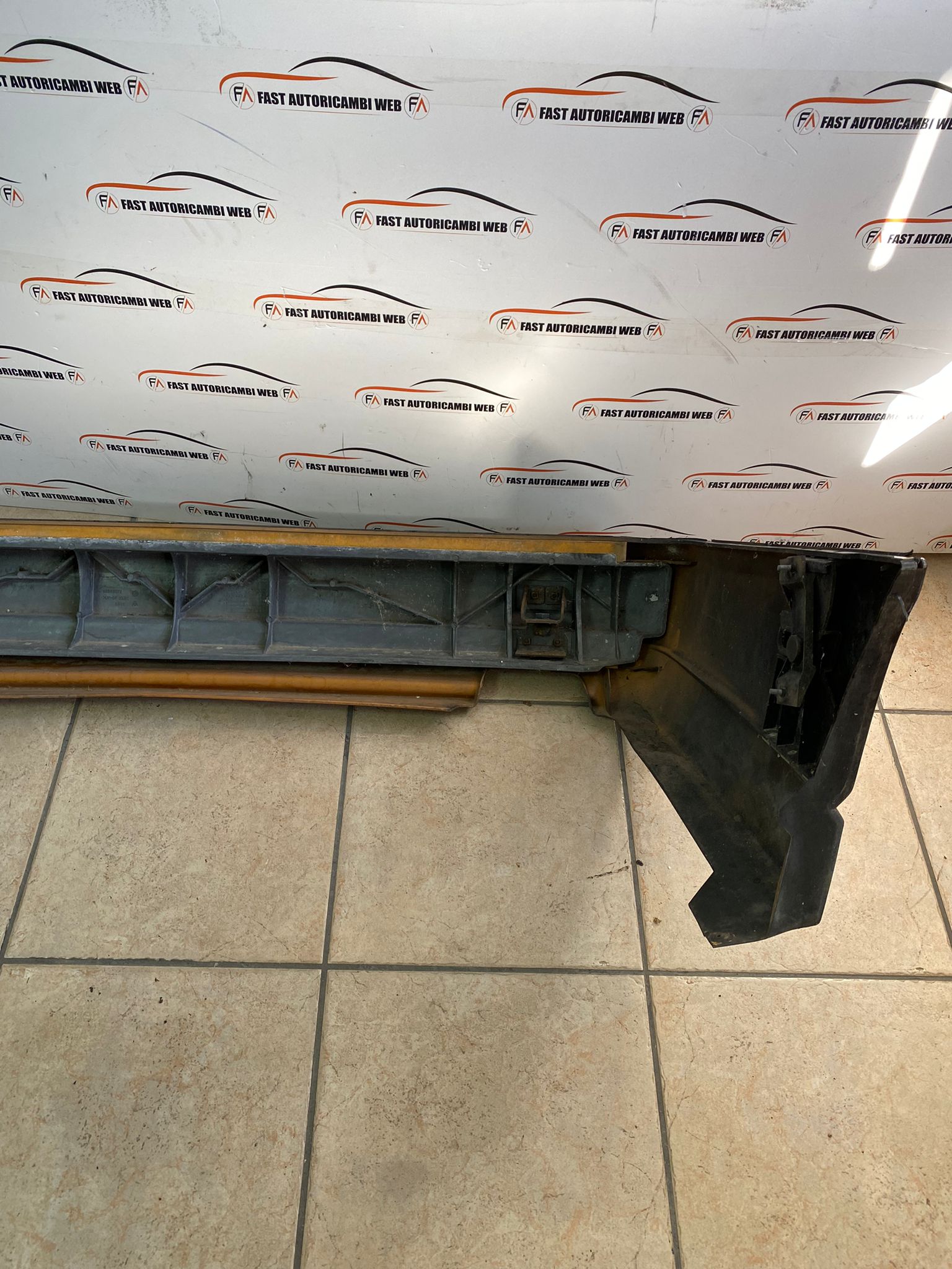Paraurti posteriore Alfa Romeo 164 seconda serie 60568072 7 WhatsApp Image 2023-09-07 at 16.58.22