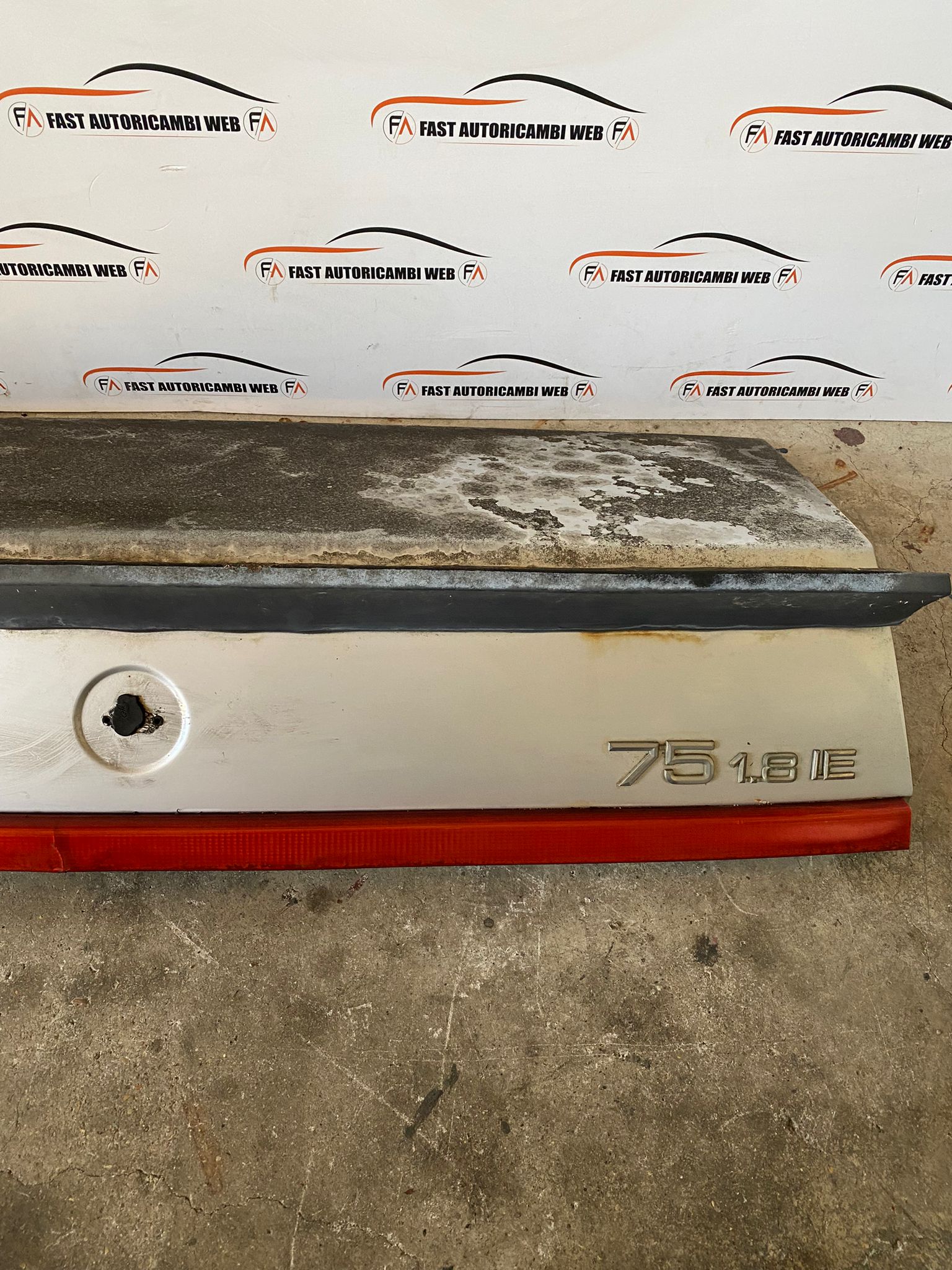 Portellone cofano posteriore Alfa Roemo 75 Indy 4 WhatsApp Image 2023-09-11 at 17.28.05 (1)