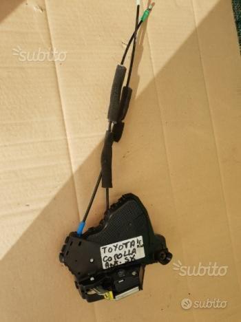 Serratura anteriore sinistra sx Toyota Corolla Verso 3 01 0b45cacd236543ea901c7653fff45673