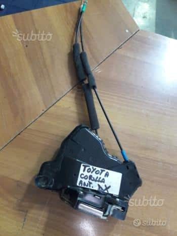 Serratura anteriore destra dx Toyota Corolla Verso 4 01 9bb973aa01ad445ca0f8409510f95d7f