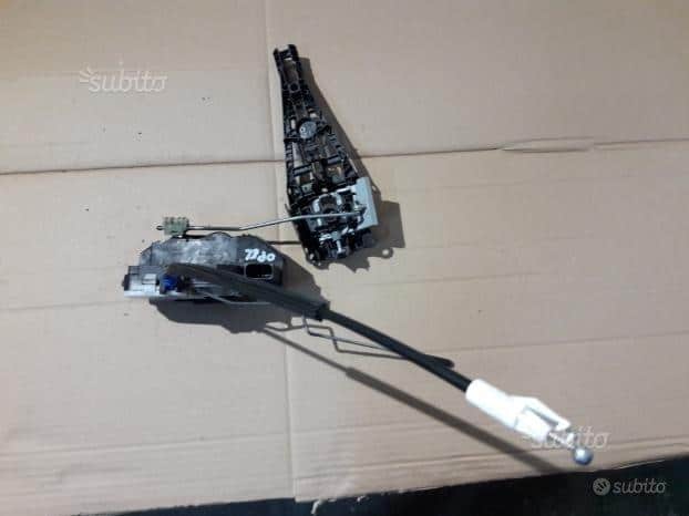 Serratura chiusura centralizzata anteriore destra dx Opel Astra J 2009-2016 2 02_90ba36bcdadc48a0be3dd963041763ae
