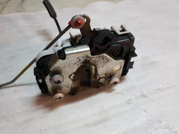 Serratura anteriore destra dx Fiat 500 3 porte 51827593 2 03_0d773f9924bc4bfe8ecb32dd2172da96