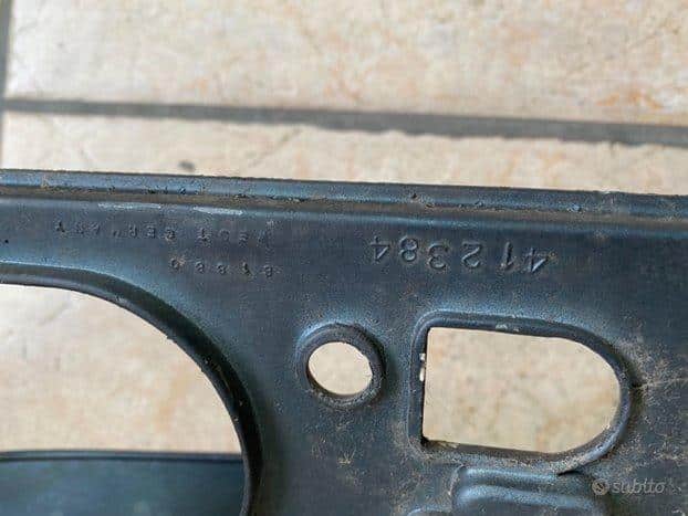 Griglia mascherina anteriore Volvo 480 ES 81880412676 3 06_3b686cac567b47beb1cea99f6871a117